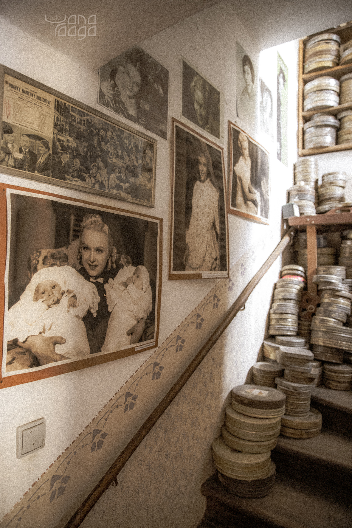 Zem laika putekļiem